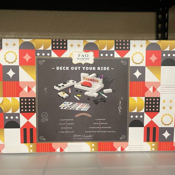 FAO Schwarz Custom Cars Coloring Set. - Picture 3 of 7